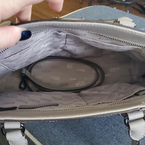 Authentic Michael Kors Purse - Picture 4 of 4